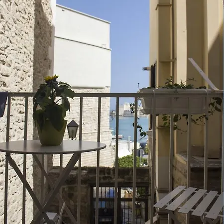 Gasthuis La Banchina Trani